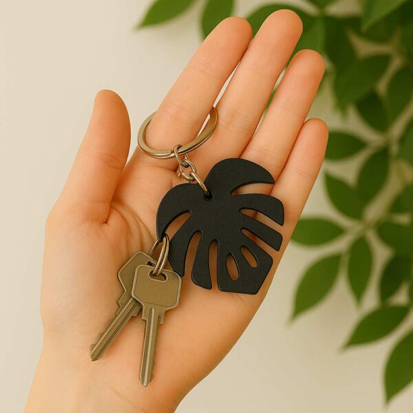 Brelok do kluczy Monstera czarny