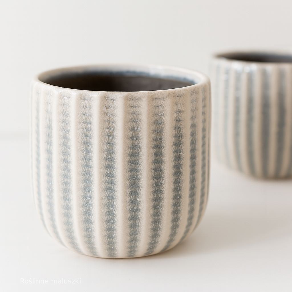 Osłonka ceramiczna na doniczkę Ø 9cm.