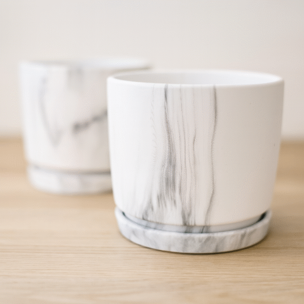 Doniczka biała z podstawką Ø 12cm.